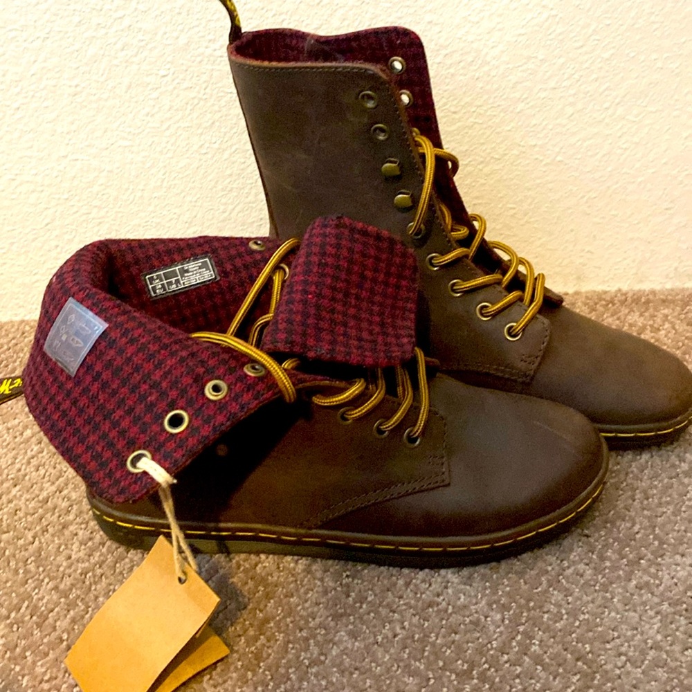 doc martens tehani new women’s size 7 brown with red plaid
